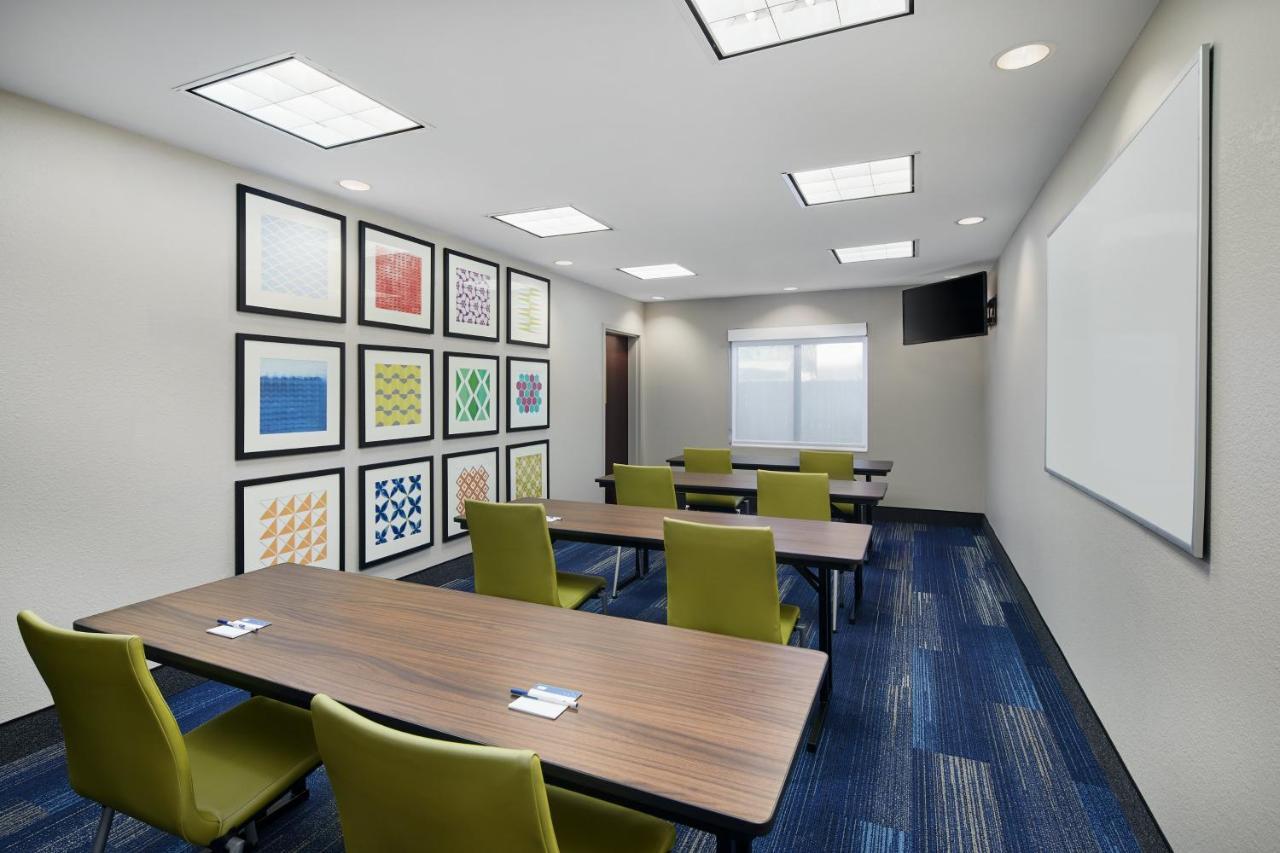 Beach Haven Holiday Inn Express Hotel & Suites Pensacola-West Navy Base By Ihg מראה חיצוני תמונה